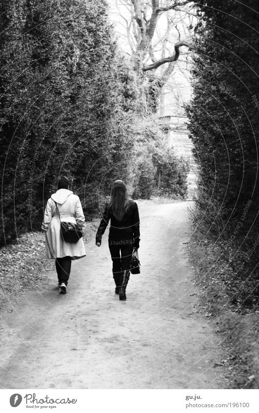 An einem Sonntag im April... Freizeit & Hobby Ausflug Mensch Frau Erwachsene Freundschaft 2 Natur Landschaft Erde Baum Sträucher Park Wald Hügel Insel