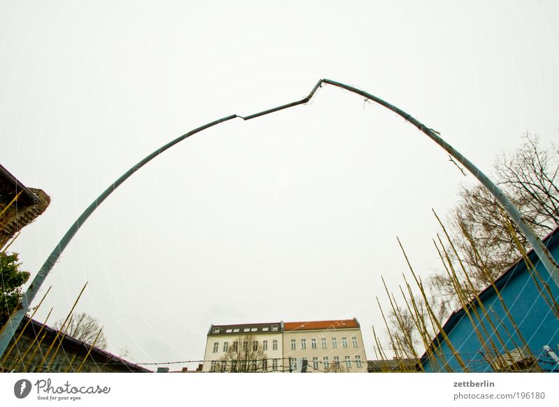 Komische Orte (Eingang) Himmel Tor Portal Zugang Schranke Bogen Brücke link verlinkung Verbindung Verbundenheit Knick angeknackst kaputt Kontakt kontaktstörung