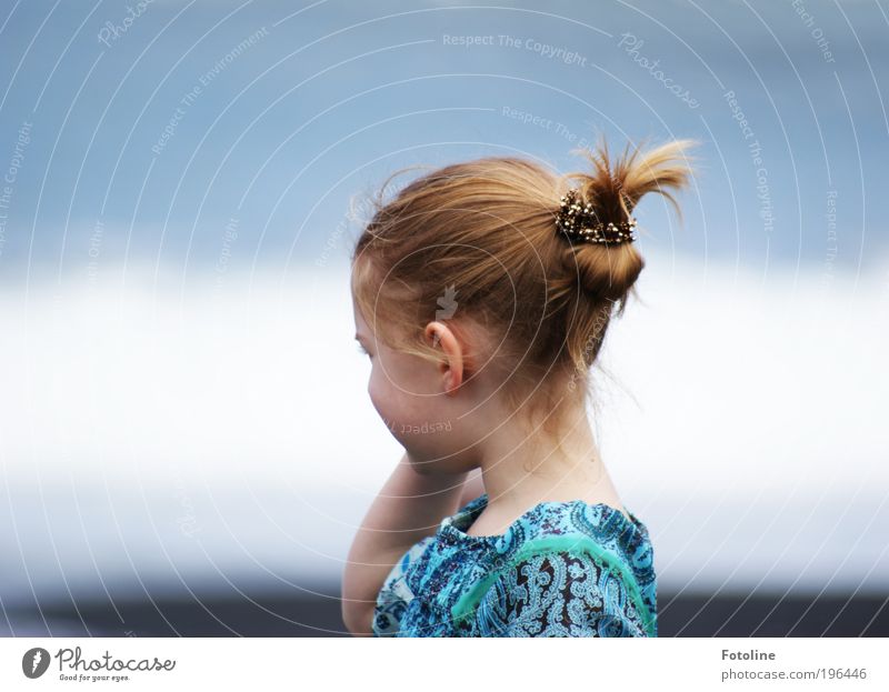 Leonie Mensch Kind Mädchen Kindheit Haut Kopf Haare & Frisuren Gesicht Ohr Umwelt Natur Landschaft Sommer Klima Wetter Schönes Wetter Wärme Wellen Küste Strand