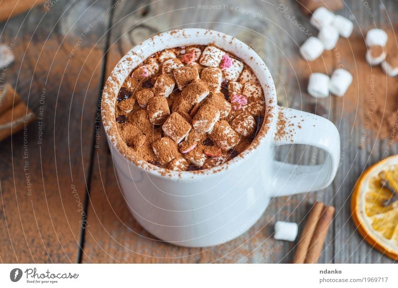 heiße Schokolade mit Marshmallows Dessert Kräuter & Gewürze Getränk Heißgetränk Kakao Tasse Becher Tisch Holz alt Essen frisch lecker natürlich oben retro braun