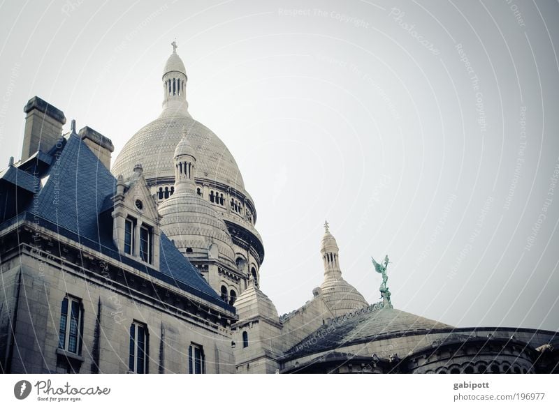 Heiliges Herz Kirche Dom Sacré-Coeur Montmartre Turm Turmspitze Basilika Paris Haus Bauwerk Gebäude Wallfahrtskirche Wallfahrtsort Denkmal Denkmalschutz Mauer