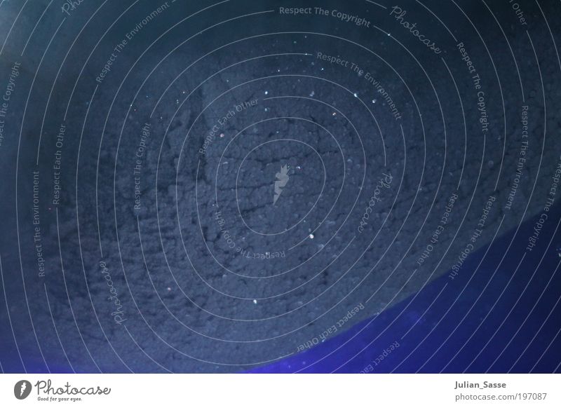 Glitzerblau Eis Frost ästhetisch glänzend porös Beleuchtung Nahaufnahme Detailaufnahme Makroaufnahme