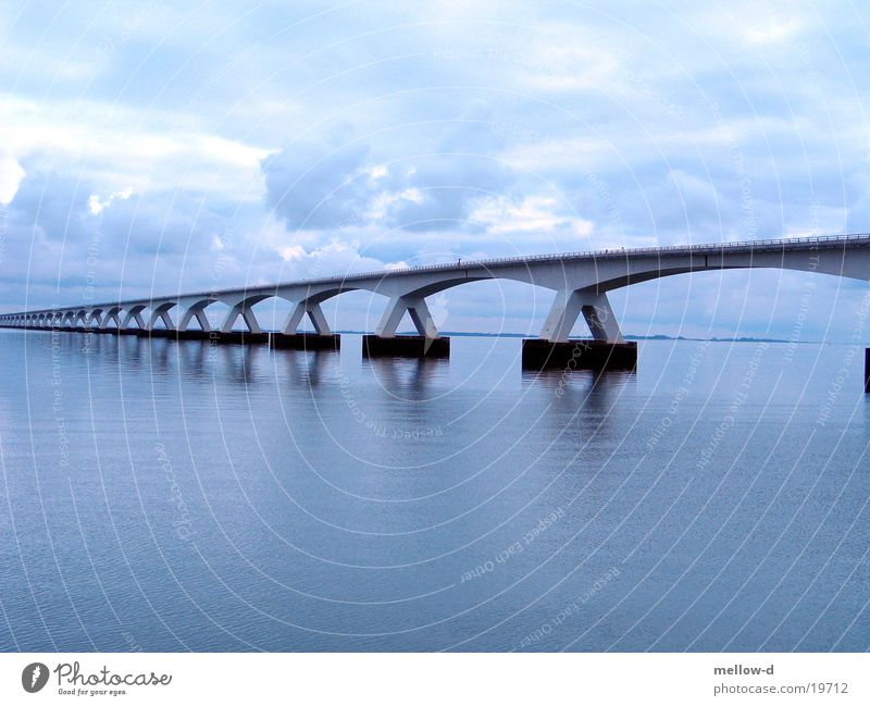 Bridge in Trouble Water Meer Niederlande Zeeland Brücke Wasser blau Filter