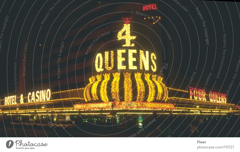 Queens Las Vegas Spielkasino Nacht Nachtaufnahme Außenaufnahme Stadtlicht Leuchtreklame