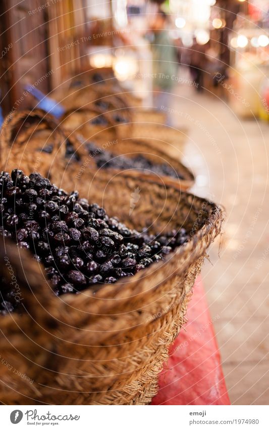 Medina Lebensmittel Oliven Ernährung Slowfood Fingerfood Altstadt lecker schwarz Farbfoto Außenaufnahme Detailaufnahme Menschenleer Tag Schwache Tiefenschärfe