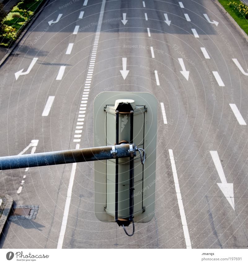 Ampel Ferien & Urlaub & Reisen Ausflug Verkehr Verkehrswege Straßenverkehr Autofahren Wege & Pfade Zeichen Schilder & Markierungen Linie Pfeil wählen Mobilität