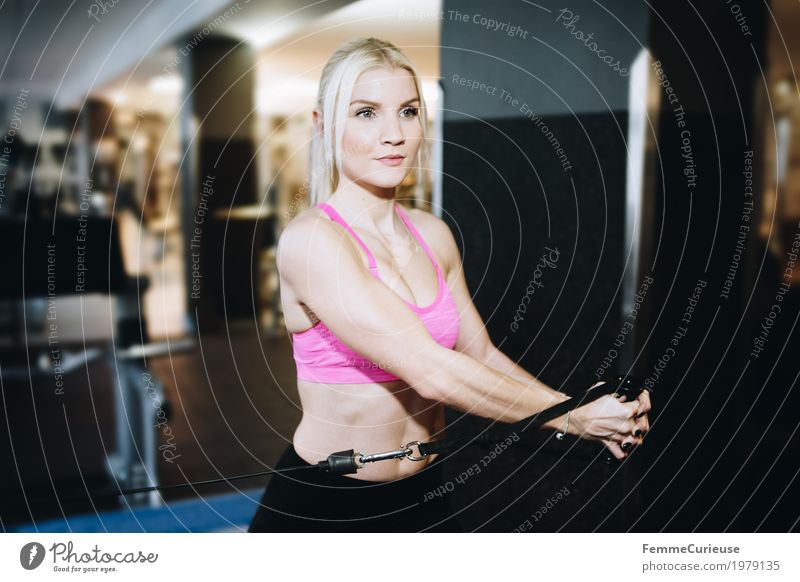 Fitness_01_1979135 feminin Junge Frau Jugendliche Erwachsene Mensch 18-30 Jahre Entschlossenheit üben Sport-Training Fitness-Center Top sportlich Lifestyle