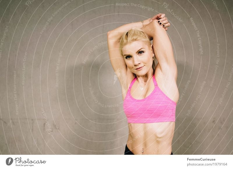 Fitness_16_1979164 Lifestyle feminin Junge Frau Jugendliche Erwachsene Mensch 18-30 Jahre Bewegung Dehnung dehnen Arme Sport sportlich Sportler Sport-Training