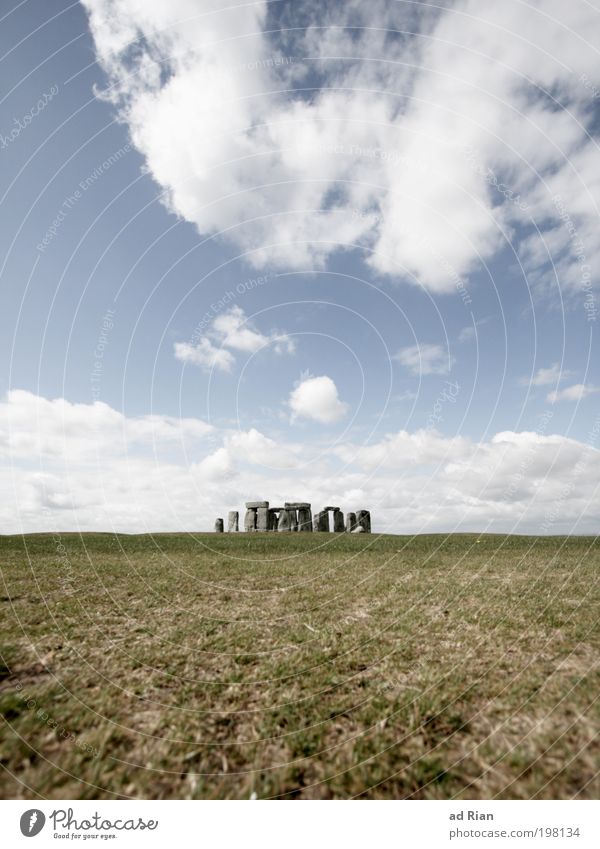 Queens of the Stone Henge Museum Kultur Himmel Wolken Horizont Gras Park Wiese Feld Hügel Felsen Steinplatten Steinbruch steinig Skyline Menschenleer