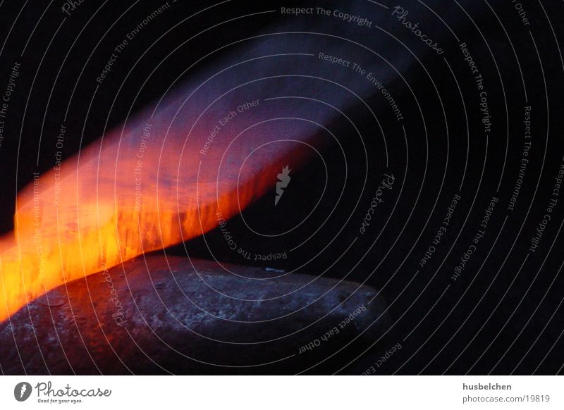 heißes eisen Eisen Glut Schmied Schmiede Metallbau Handwerk Brand Amboss