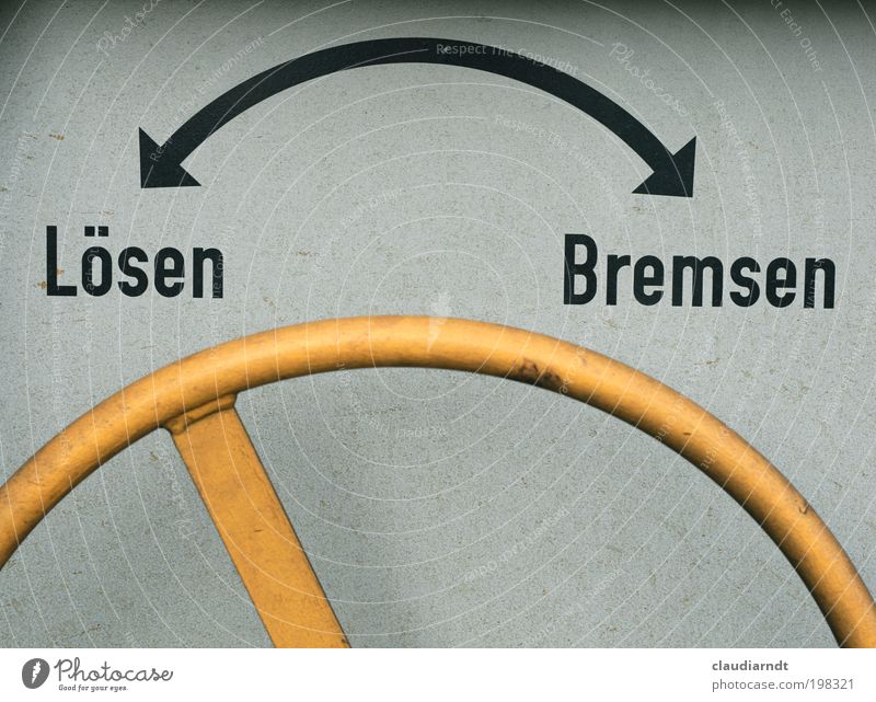 Entscheidung lernen Güterverkehr & Logistik Karriere Erfolg Fortschritt Zukunft Verkehr Verkehrsmittel drehen dreckig gelb Sicherheit Entschlossenheit