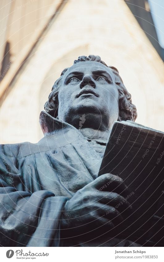 Martin Luther IX 500 Christentum Erfurt Protestantismus Religion & Glaube Gott Jubiläum Orientierung Reform Rede Blauer Himmel Farbfoto Statue Denkmal