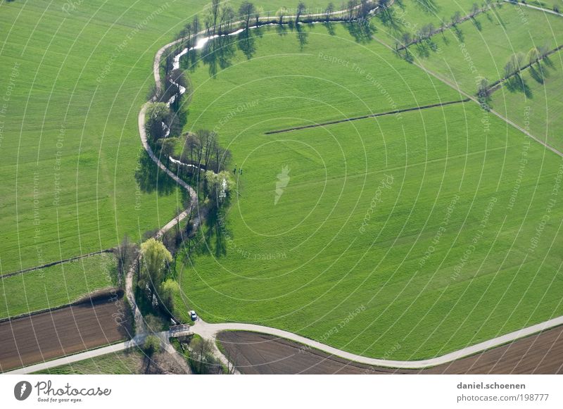 neulich mit dem Hubschrauber Umwelt Natur Landschaft Frühling Feld Verkehrswege Straße Straßenkreuzung Wegkreuzung Wege & Pfade grün Luftaufnahme