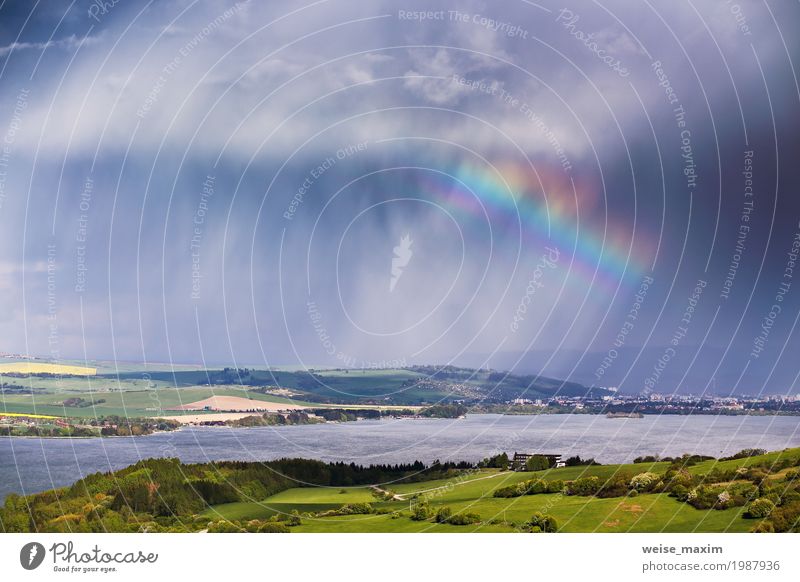 Regenbogen nach Regen. Frühlingsregen und -sturm in den Bergen. Lifestyle Ferien & Urlaub & Reisen Tourismus Ausflug Abenteuer Freiheit Sommer Berge u. Gebirge