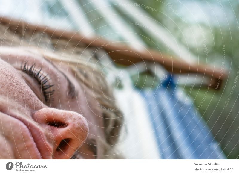 Abhängen und Abmatten schön Wimperntusche Wellness Leben harmonisch Wohlgefühl Zufriedenheit Erholung ruhig feminin Frau Erwachsene Gesicht Auge Mund Lippen