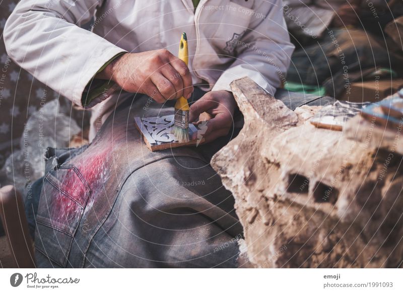 Handwerk Arbeit & Erwerbstätigkeit Handwerker Anstreicher Arbeitsplatz Dekoration & Verzierung Pinsel Kunst Tradition Farbfoto Innenaufnahme Detailaufnahme Tag