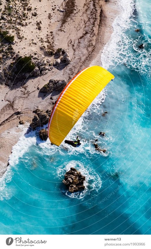 Paragleiten in Lefkada Gleitschirmfliegen Umwelt Natur Landschaft Luft Wasser Sommer Schönes Wetter Wellen Küste Riff Griechenland Schwimmen & Baden wandern