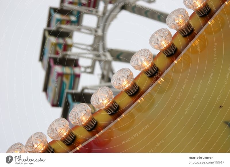 wasen_02 Riesenrad Cannstatter Wasen Stuttgart Jahrmarkt Glühbirne Nacht Neonlicht Schausteller Freizeit & Hobby Karusell Feste & Feiern Licht hell hoch Niveau