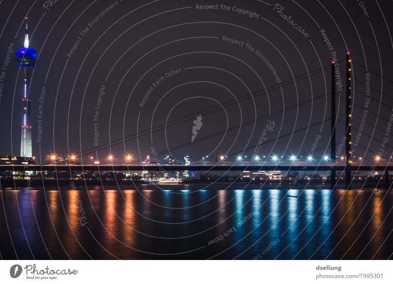 skyline düsseldorf. Lifestyle Ferien & Urlaub & Reisen Tourismus Sightseeing Städtereise Nachtleben Technik & Technologie Fortschritt Zukunft Düsseldorf