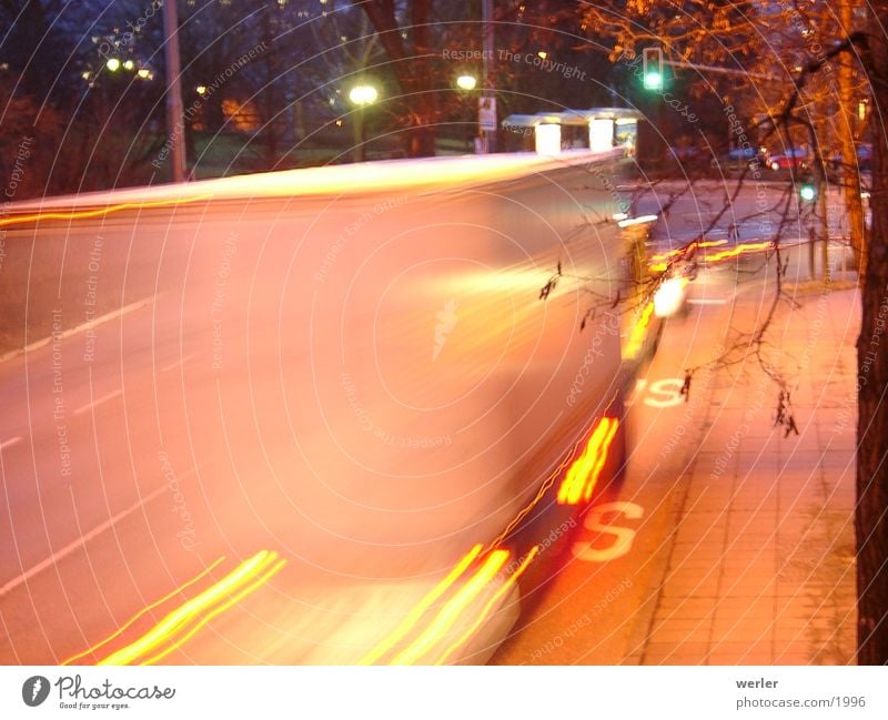 TruckSpeed Lastwagen Nachtaufnahme Verkehr Geschwindigkeit Fototechnik Straße