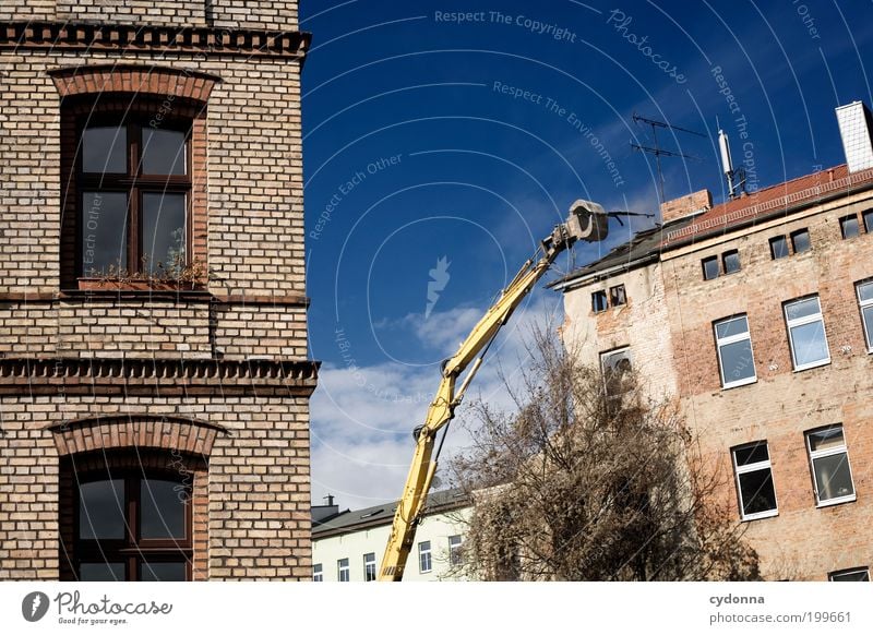 [HAL] Neuanfang Häusliches Leben Baustelle Himmel Stadt Altstadt Haus Ruine Architektur Mauer Wand Fassade Fenster Gesellschaft (Soziologie) Misserfolg