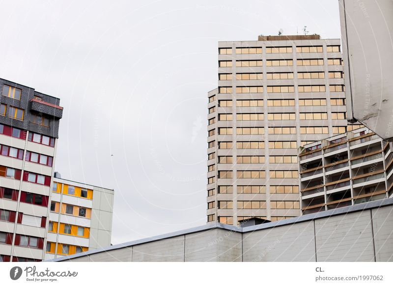 hannoveraner hochhäuser Baustelle Himmel Wolken Hannover Stadt Stadtzentrum Menschenleer Hochhaus Gebäude Architektur Mauer Wand Fassade Fenster eckig trist