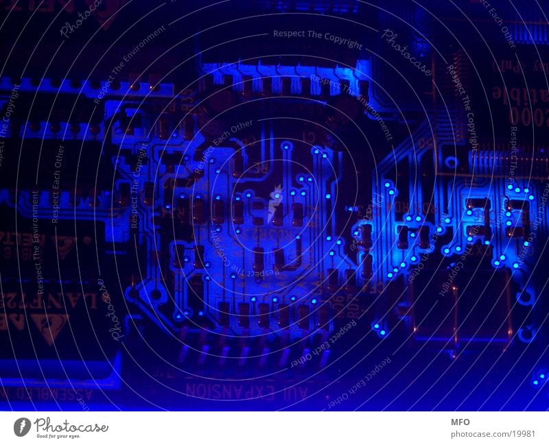 Finstere Technologie 2 Platine Computer Halbleiter Platinenlayout Schaltplan Elektrisches Gerät Technik & Technologie Elektronik Mikrochip Entwurf