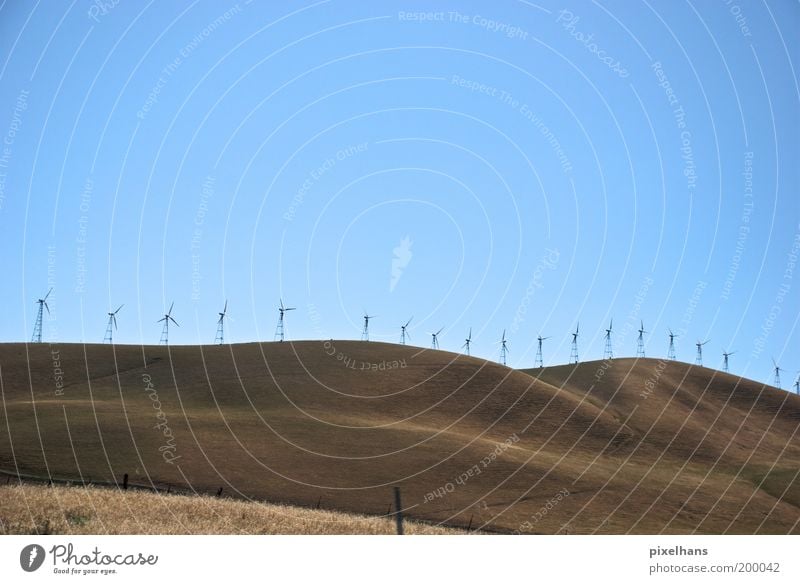 Ökosäulen Ferne Freiheit Sommer Natur Landschaft Sand Himmel Wolkenloser Himmel Klimawandel Schönes Wetter Wärme Gras Feld Hügel Menschenleer Bauwerk