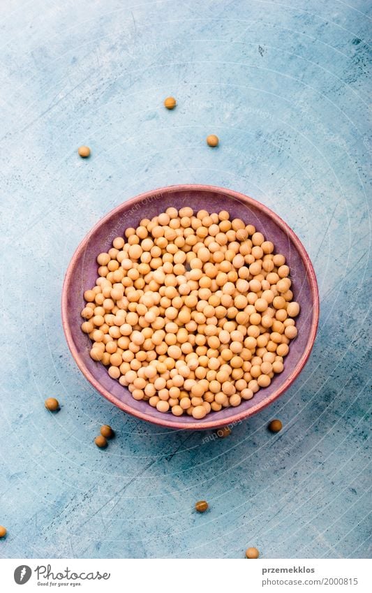 Sojabohnen in einer Schüssel auf Tabelle Getreide Ernährung Bioprodukte Vegetarische Ernährung Schalen & Schüsseln frisch natürlich Bohnen Ballaststoff