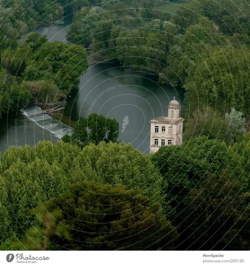 An den Ufern des Orb Umwelt Natur Landschaft Pflanze Wasser Frühling Baum Wald Flussufer Haus Bauwerk Terrasse Turm ästhetisch grün ruhig Zufriedenheit Erholung