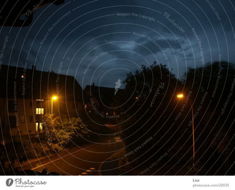 Nachtaufnahme Abend Lampe Abenddämmerung Gewitter Straße