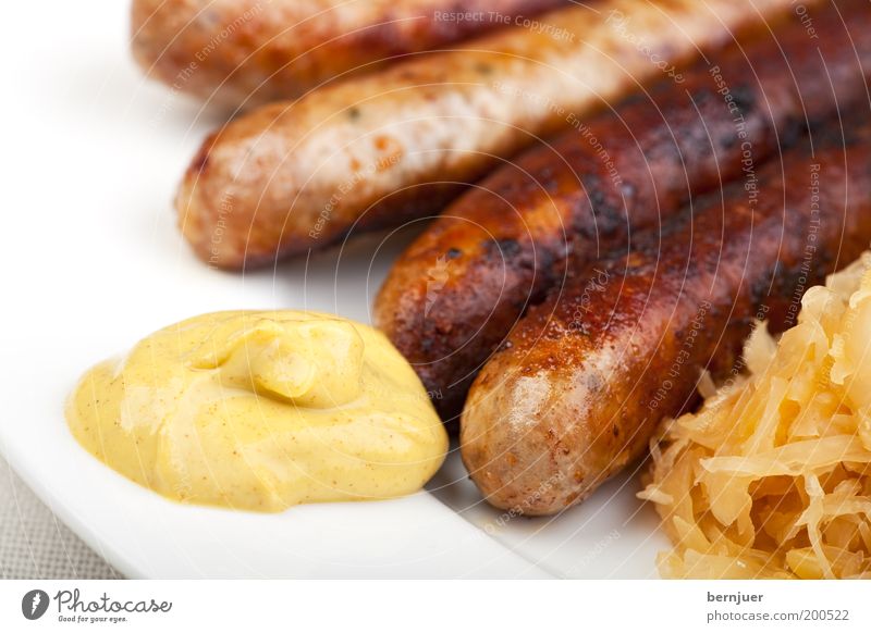 Bradwerscht Bratwurst gebraten Wurstwaren Sauerkraut Ernährung Lebensmittel Snack Teller Fett Vesper Imbiss Würstchen Fränkisch Spezialitäten Krautsalat Senf