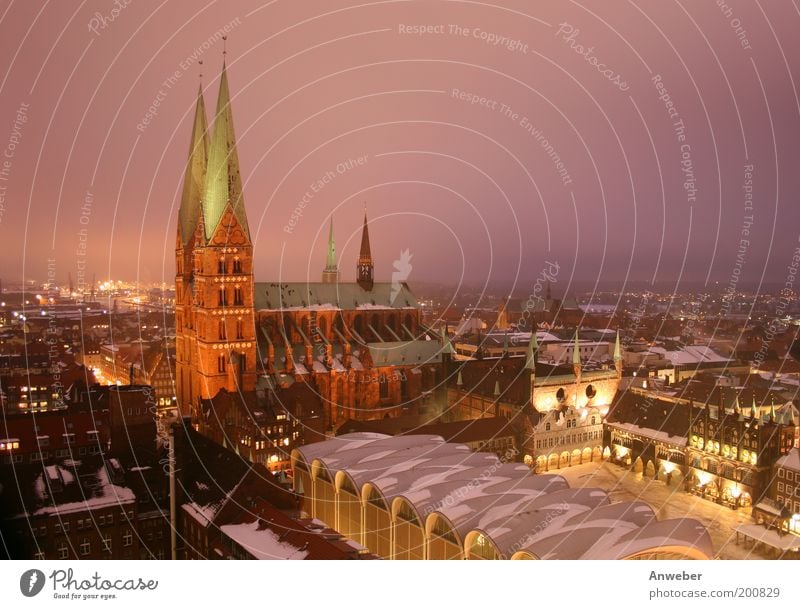 Marienkirche in Lübeck mit Rathaus im Winter Ferien & Urlaub & Reisen Tourismus Ferne Sightseeing Städtereise Haus Natur Wetter schlechtes Wetter Eis Frost