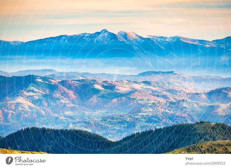 Blaue Berge und Hügel schön Ferien & Urlaub & Reisen Abenteuer Ferne Freiheit Sommer Schnee Berge u. Gebirge Umwelt Natur Landschaft Luft Himmel Wolken Horizont