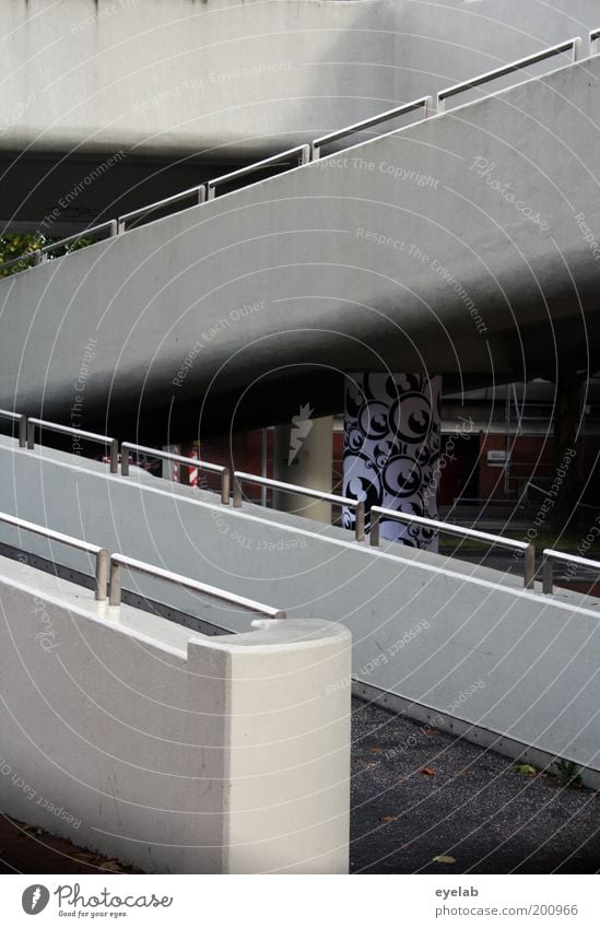 Z Stadt Brücke Parkhaus Bauwerk Gebäude Architektur Mauer Wand Treppe Verkehr Verkehrswege Personenverkehr Fußgänger Straße Wege & Pfade Beton Metall Graffiti