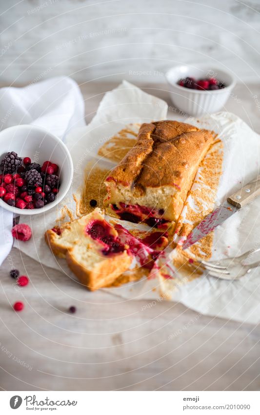 Zauberkuchen Frucht Kuchen Dessert Süßwaren Beeren Ernährung lecker süß Farbfoto mehrfarbig Innenaufnahme Menschenleer Tag Schwache Tiefenschärfe