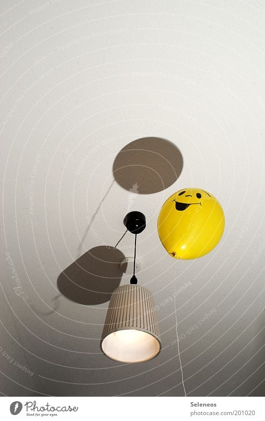 part(y) for one Wohnung einrichten Lampe Raum Spielzeug Luftballon Zeichen Smiley fliegen Lächeln lachen leuchten frei oben Freude Glück Fröhlichkeit