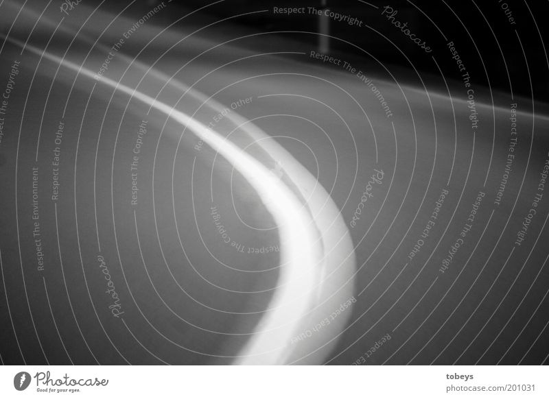 Die dritte Spur gehört mir allein! Verkehr Verkehrswege Straßenverkehr Autofahren Wege & Pfade Autobahn Doppelbelichtung bedrohlich Unfallgefahr Spuren Grenze