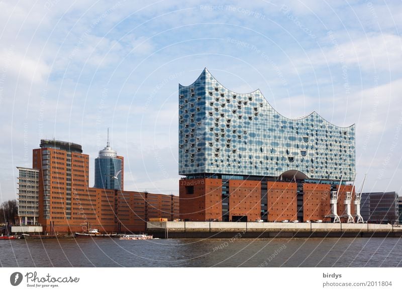 Elbphilharmonie und Speicherstadt Ferien & Urlaub & Reisen Sightseeing Städtereise Architektur Kultur Himmel Schönes Wetter Fluss Elbe Hamburg Hafenstadt