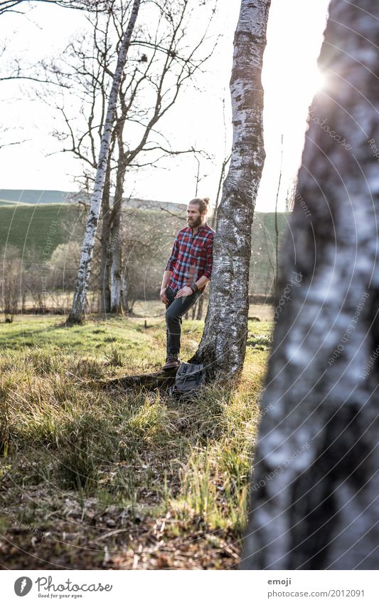 unterwegs maskulin Junger Mann Jugendliche 1 Mensch 18-30 Jahre Erwachsene Umwelt Natur Schönes Wetter Feld Coolness natürlich wandern Naturliebe Hipster Pause