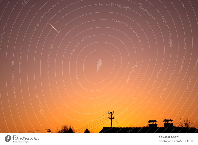 Sundown in background Umwelt Natur Landschaft Luft Erde Himmel nur Himmel Wolkenloser Himmel Sonne Sonnenaufgang Sonnenuntergang Sonnenlicht Frühling Sommer