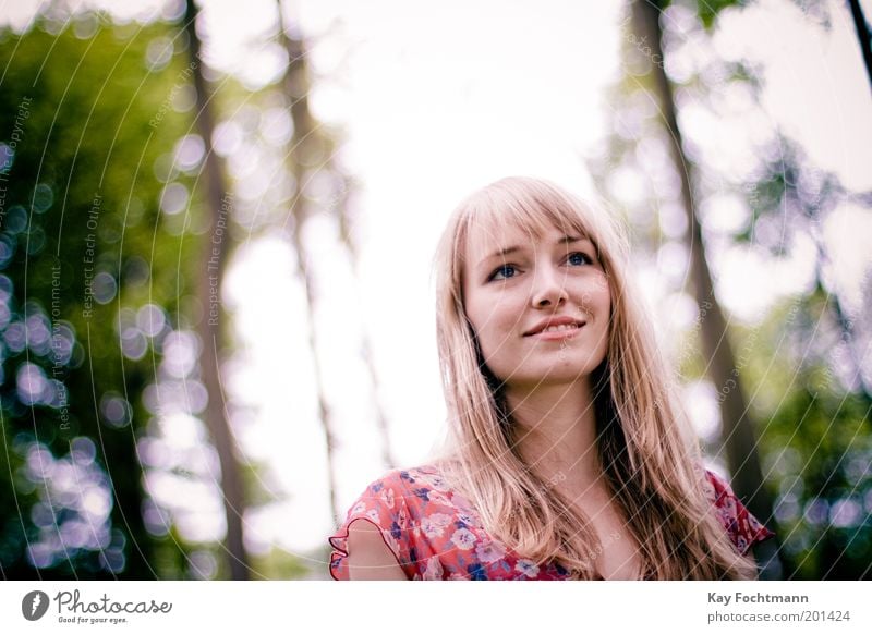 vom kleinen Glück Stil Freude schön Zufriedenheit Erholung Sommer Sonne Mensch feminin Junge Frau Jugendliche Leben Haare & Frisuren 1 18-30 Jahre Erwachsene