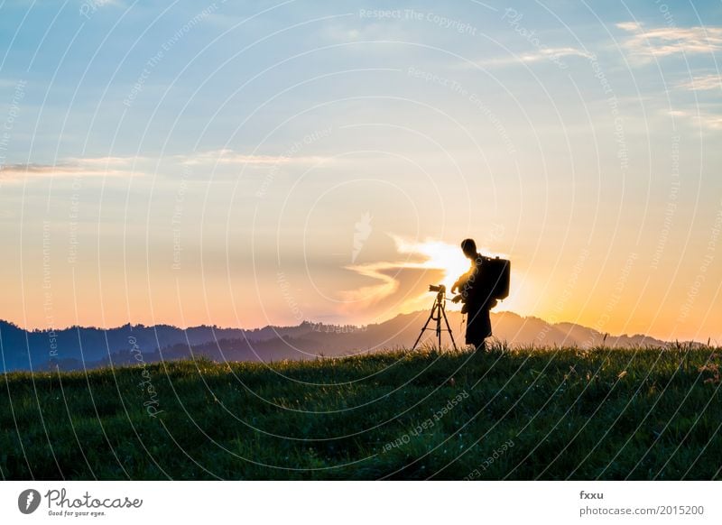 Fotograf maskulin Junger Mann Jugendliche 1 Mensch 18-30 Jahre Erwachsene Fotografieren Umwelt Natur Landschaft Himmel Wolken Wetter Schönes Wetter