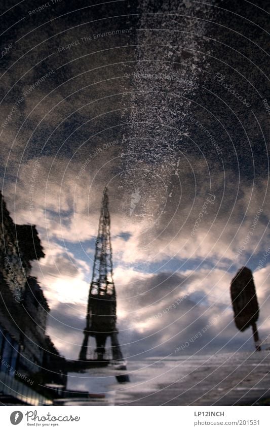 *FUSION* Raumfahrt Wasser Hafenstadt Turm Bauwerk Gebäude Architektur Flüssigkeit verrückt Endzeitstimmung Surrealismus Umwelt Kran Himmel Fahrbahn Traumwelt