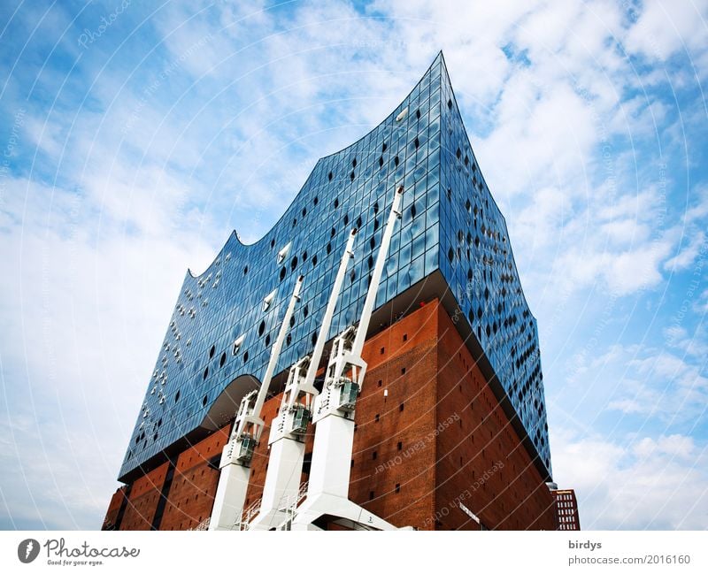 Elbphilharmomie Städtereise Architektur Kultur Opernhaus Himmel Wolken Schönes Wetter Hamburg Sehenswürdigkeit Wahrzeichen Elbphilharmonie ästhetisch groß hoch