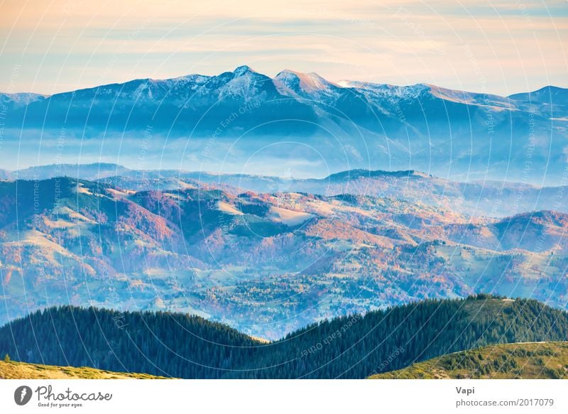 Berggipfel im Schnee Ferien & Urlaub & Reisen Tourismus Ausflug Abenteuer Ferne Freiheit Sommer Berge u. Gebirge Umwelt Natur Landschaft Himmel Wolken Horizont