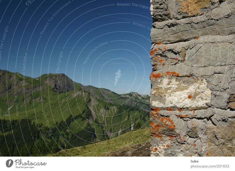 Auf der Mauer, auf der Lauer Ferien & Urlaub & Reisen Tourismus Ferne Sommer Berge u. Gebirge Umwelt Natur Landschaft Wolkenloser Himmel Klima Schönes Wetter