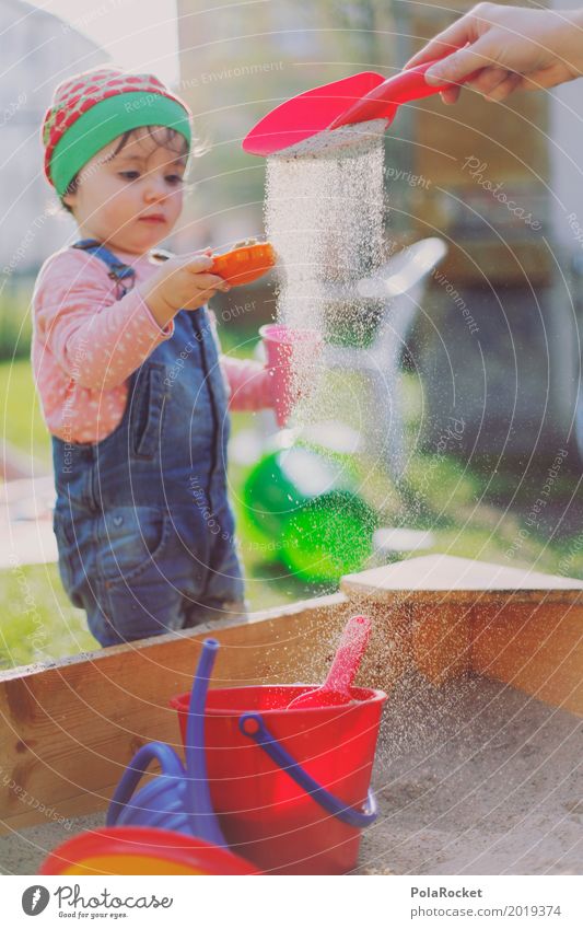 Erdbeermütze X Mensch feminin Kind Kleinkind Mädchen 1 ästhetisch Sandkasten Partikel Schaufel Eimer Spielen spielend Kindheit Kindergarten Kindheitserinnerung