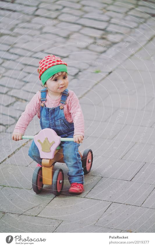 Erdbeermütze VII Kind Kleinkind Mädchen ästhetisch Kindheit Kindergarten Kindheitserinnerung Kindererziehung kindlich niedlich fahren Spielen spielend