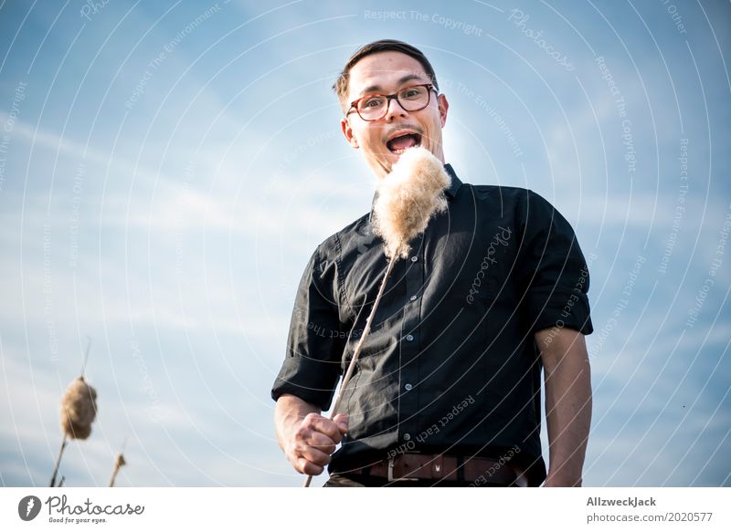 keine Zuckerwatte Ernährung Essen Freude maskulin Junger Mann Jugendliche Erwachsene 1 Mensch 18-30 Jahre 30-45 Jahre Natur Frühling Pflanze Grünpflanze Feld